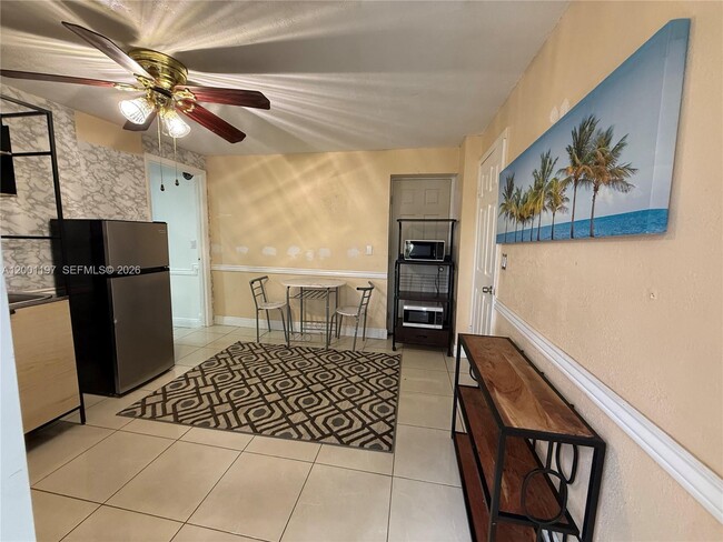 Photo - 2021 Wilmington St Unidad B