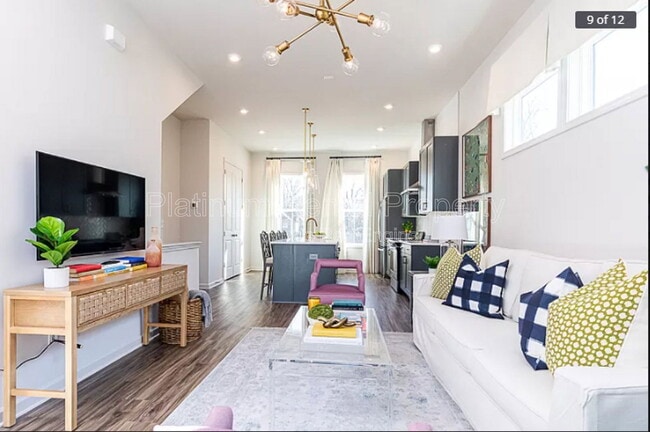 Photo - 146 Color Cir