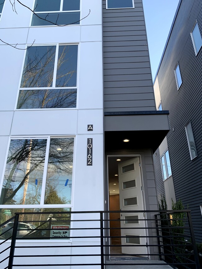 Entrance - 10162 Holman Rd NW