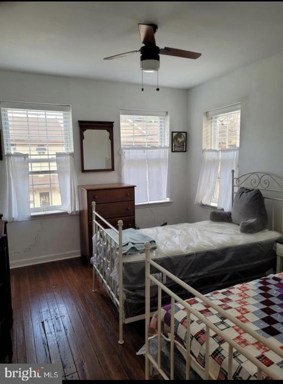 Photo - 1037 Shackamaxon St