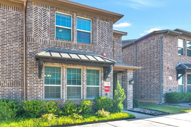 Photo - 910 Estelle Dr