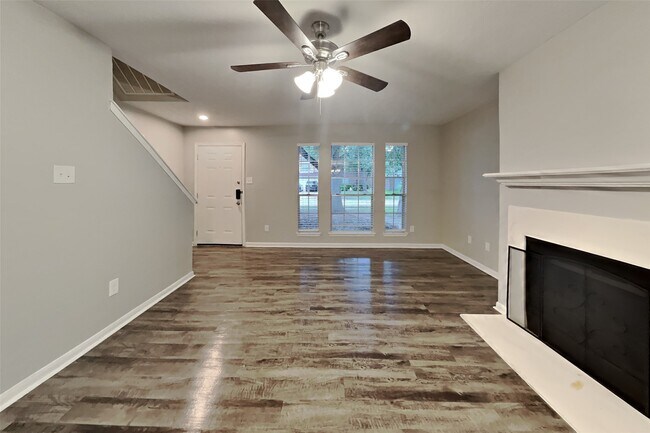 Photo - 18206 Gravenhurst Ln