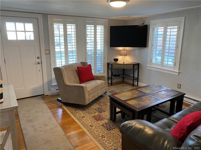 Building Photo - 5 Pearl St Unit 3