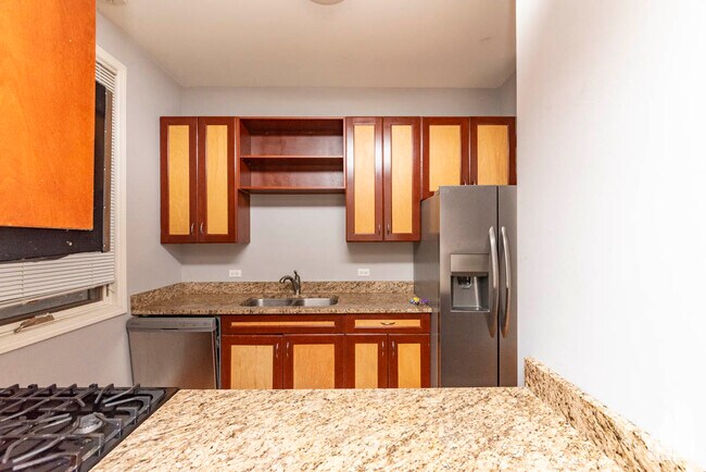 Photo - 1133 W Addison St Unit 1