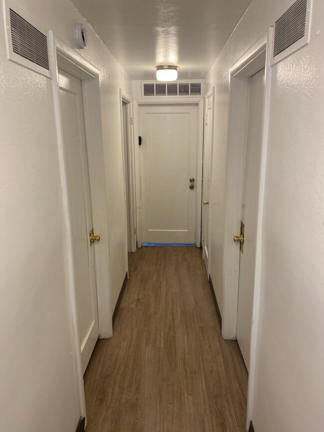 Photo - 2BD/1BA Basement Room on The Hill!