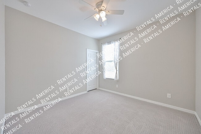 Photo - 19308 W Jackson St