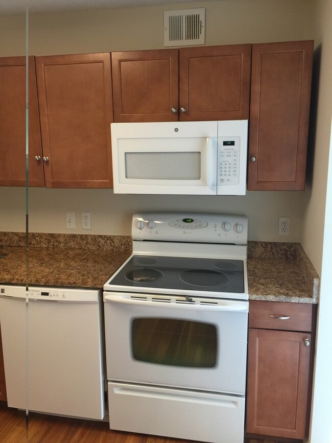 2311 Pimmit Dr Unit 419  Iydlwood Towers
