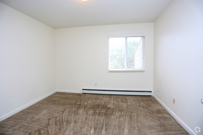 1BR, 1BA Standard - 563 - The Grove