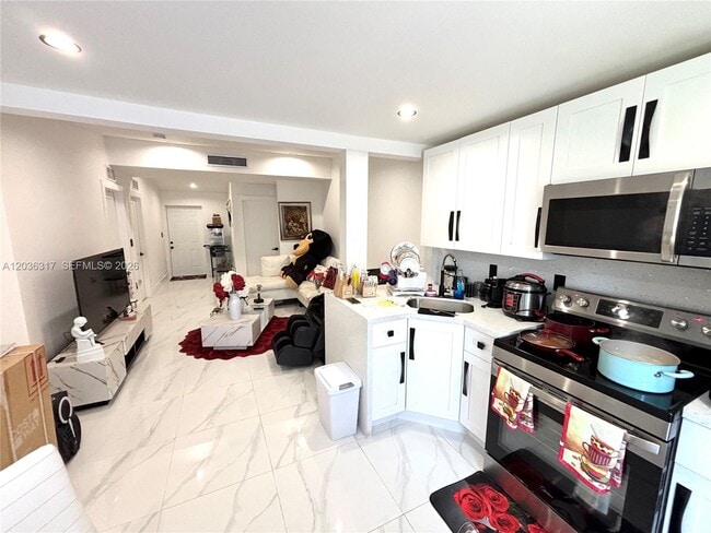 Photo - 247 NE 118th St