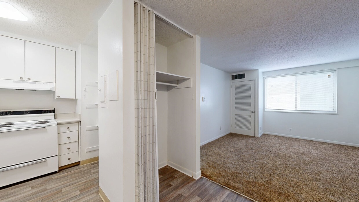 Photo - Americana Apartments