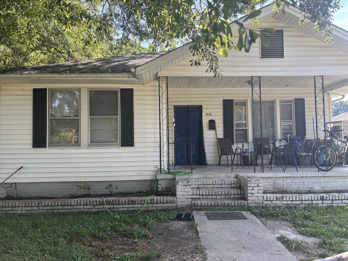 Photo - 1008 W 6th Av B House