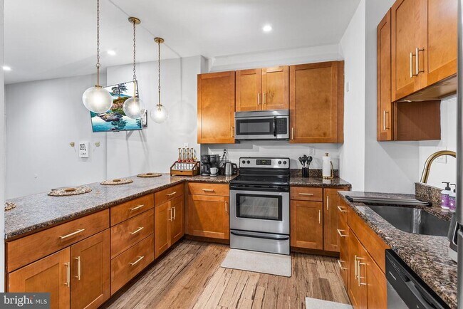 Photo - 569 N 20th St