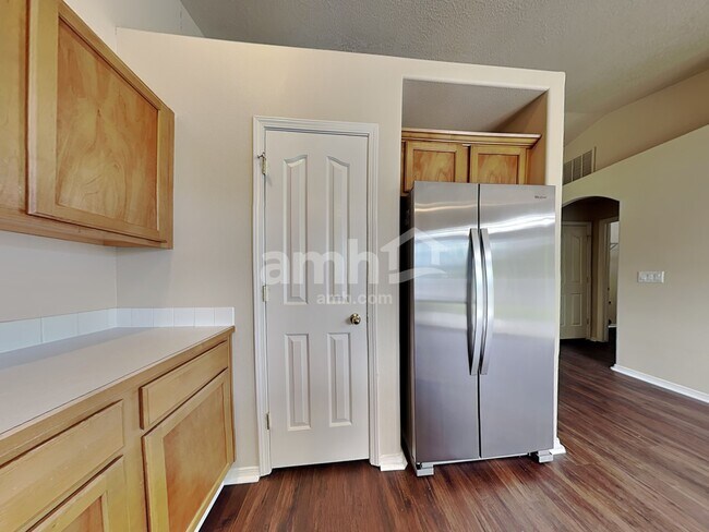 Photo - 868 Red Fern Dr