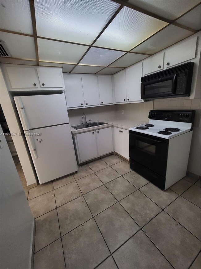 Photo - 1175 Normandy Dr Unit 2D