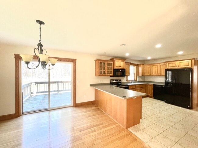 Building Photo - 9 Sergeant Ln Rental