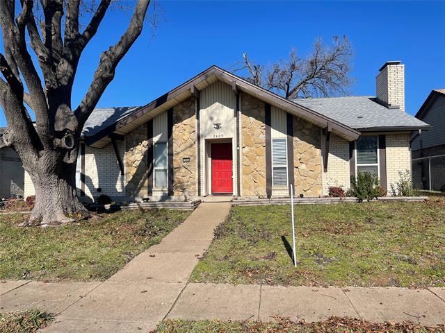 Photo - 2409 Stoneleigh Dr House