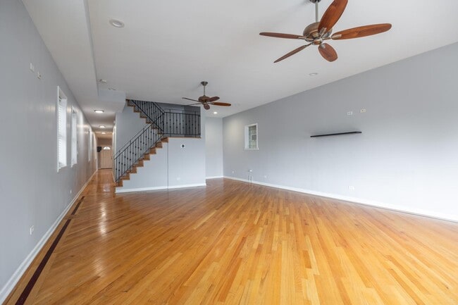 Photo - 1327 W Walton St