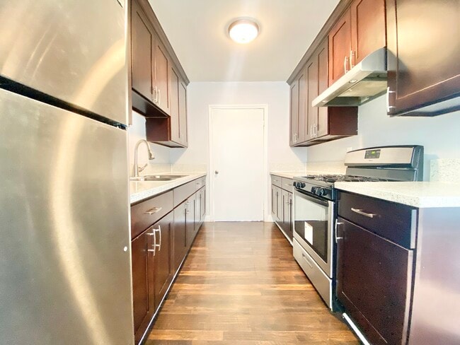 Building Photo - 1026 N Hudson Ave Unit 7 Rental
