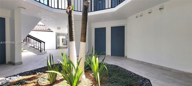 Photo - 9403 Fontainebleau Blvd Unidad 211-21