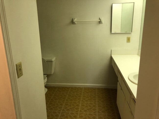 Photo - 2 bed 2 bath, great location