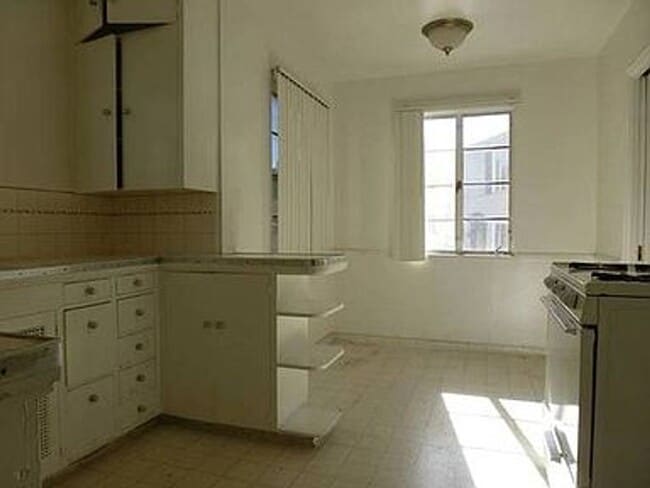 645-649 Midvale Ave.