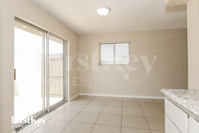 Photo - 5903 W Hearn Rd