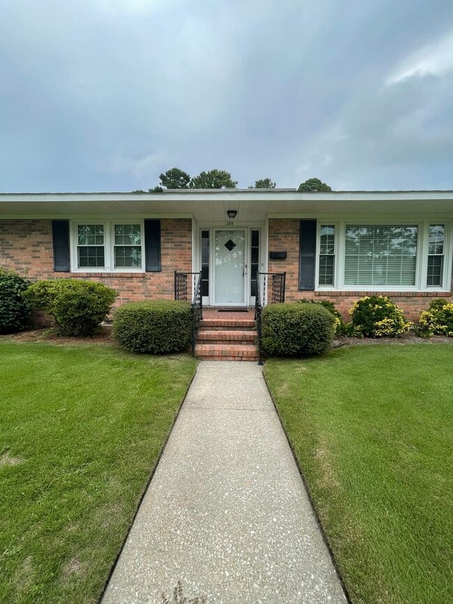 Photo - Darling on Deborah