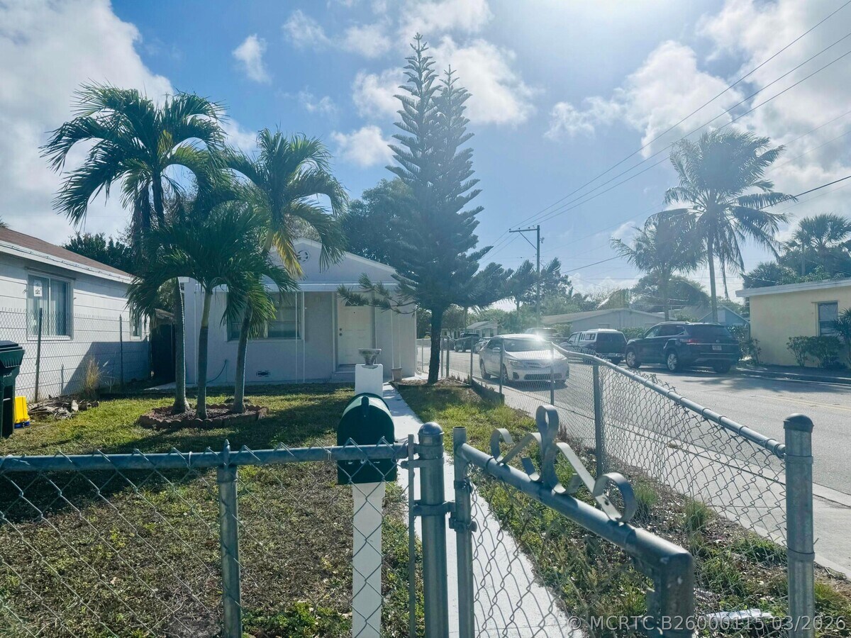 Photo - 602 N D St