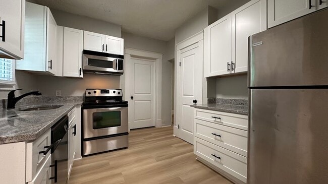 Photo - 3 bed 2 bath in Atlanta!