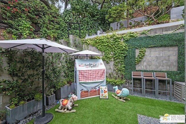 Photo - 2612 E Chevy Chase Dr