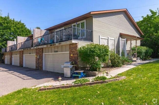 Building Photo - 3BR/2Bath Townhome Available Now! Unit 3192