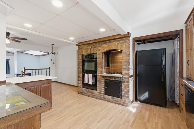 Photo - 987 County Road C2 W Unit 1