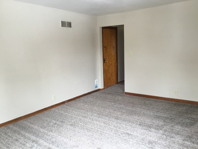 Photo - 458 3rd St NE Unidad 3