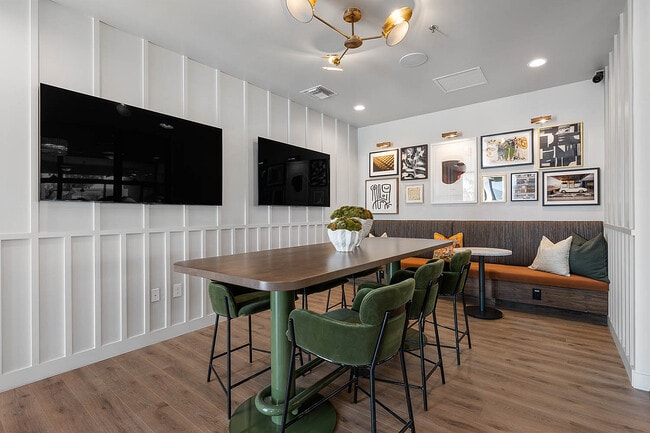 2121 - Clubhouse