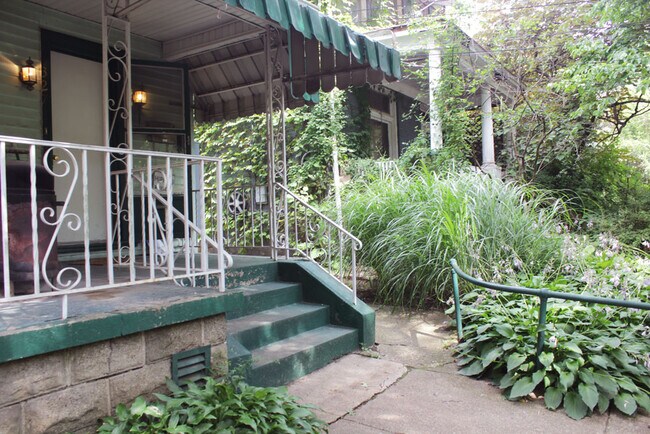 Photo - 327 West St Unidad 2