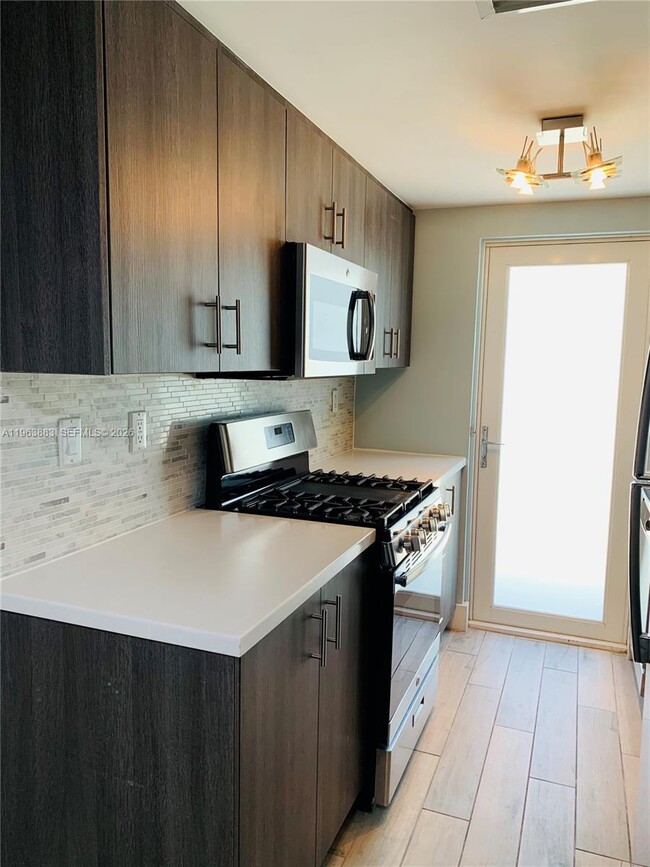 Photo - 942 Lenox Ave. Unidad 07