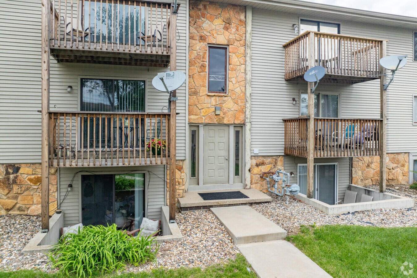 Entrance - Aspen Ridge Condominiums