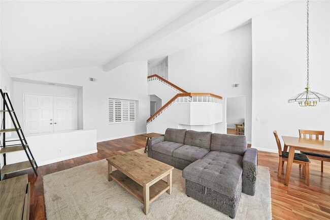 Photo - 20 San Ramon Dr