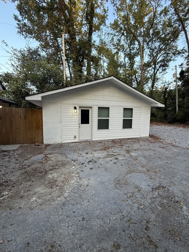 Building Photo - 3501 Wilcox Blvd Rental