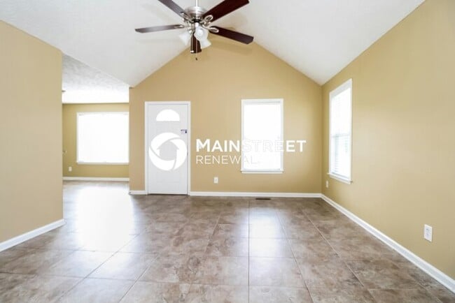 Photo - 3 Bedroom Pet-Friendly Home in La Vergne, TN with Main Street Renewal