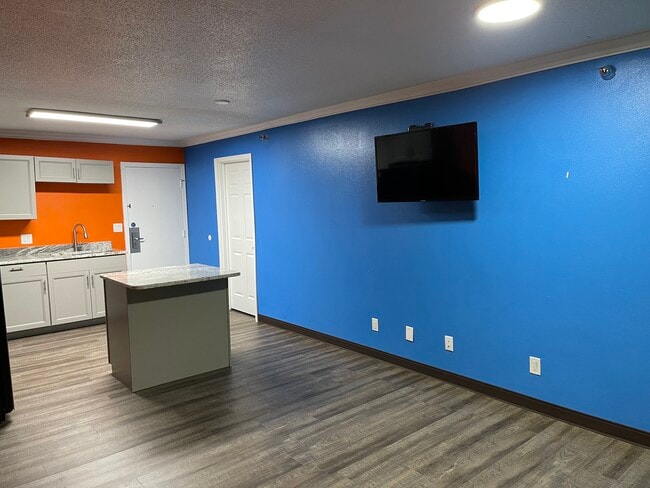 Photo - 635 8th Ave SW