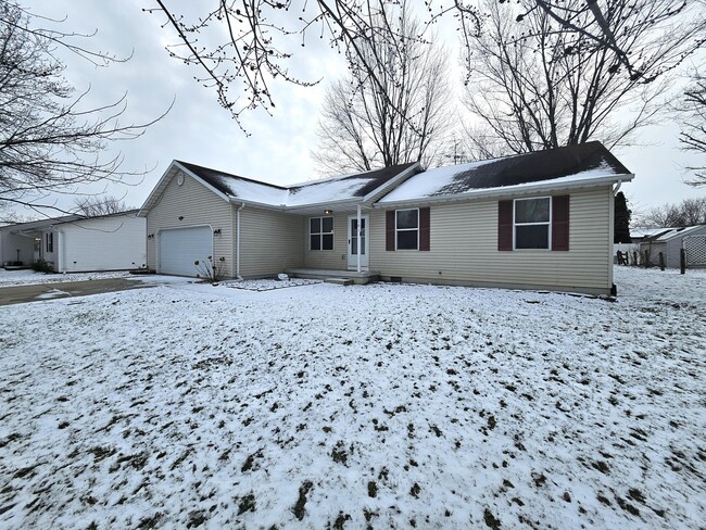 Photo - 101 Andrew Ct E