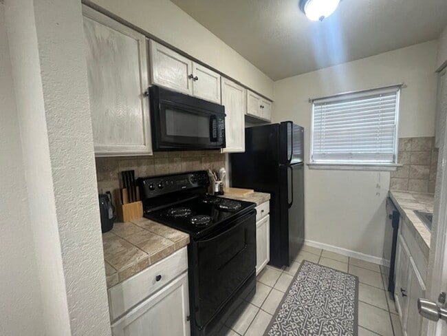 Photo - All Bills Paid/ Fully Furnished