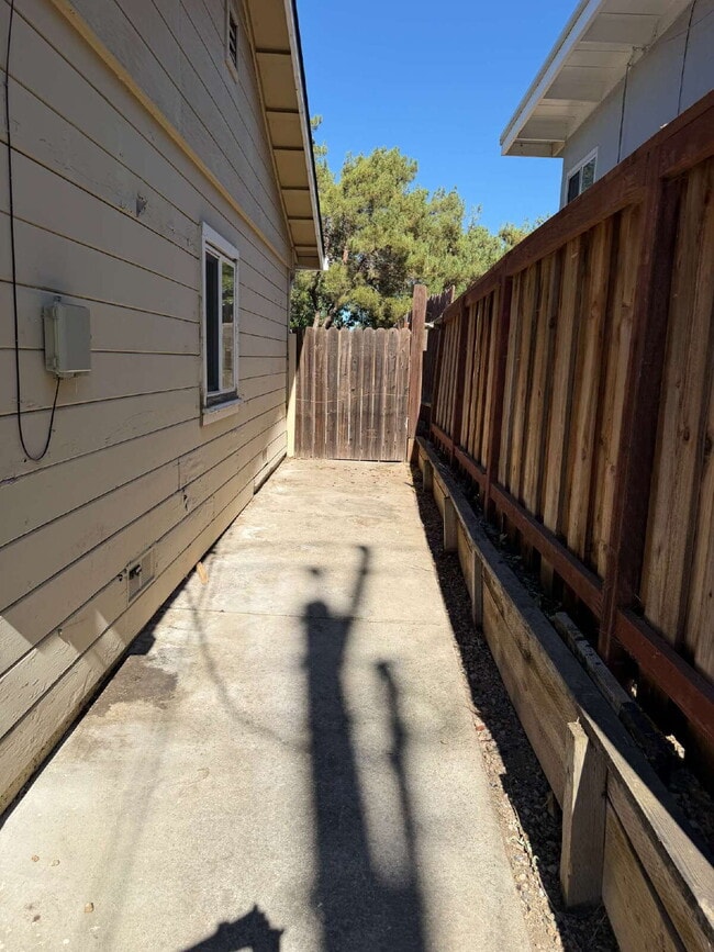 Photo - Charming 3-Bedroom Martinez Home with Cozy Fireplace & Spacious Living!