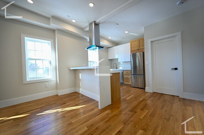 Building Photo - PENTHOUSE 3 BED 2 BATH IN BAY VILLAGE