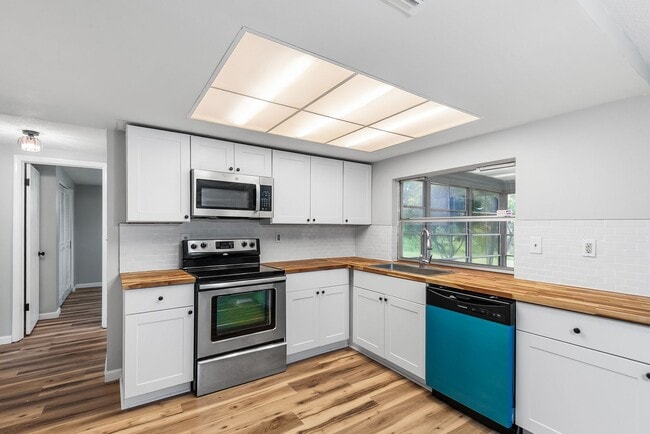 Photo - NEW PORT RICHEY HOME FOR RENT