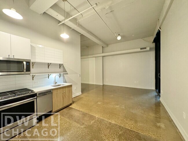 Photo - 152 W Huron St