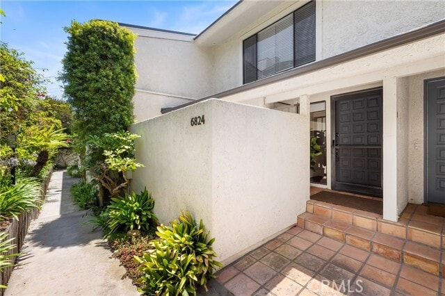 6824 Las Olas Way