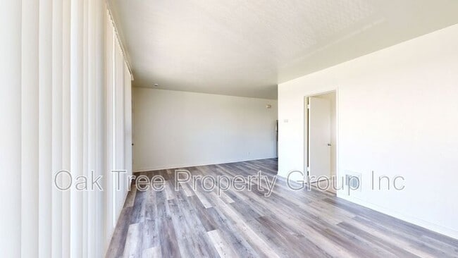 Photo - 444 28th St
