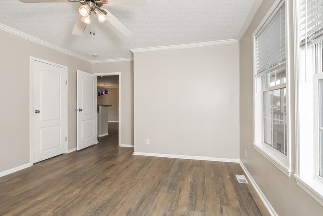 Photo - 109 Hillmont Ct House